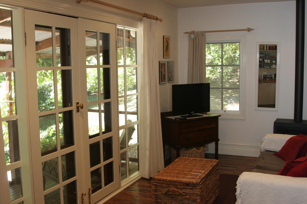 Stone'S Throw Cottage Bed And Breakfast Belgrave Δωμάτιο φωτογραφία