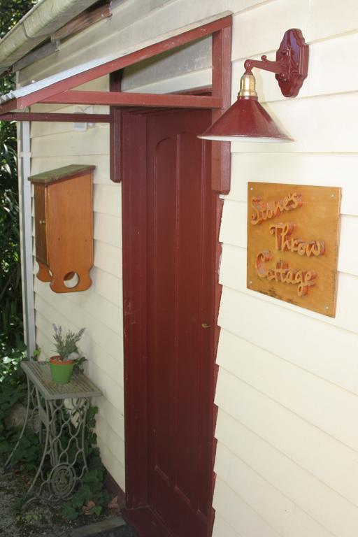 Stone'S Throw Cottage Bed And Breakfast Belgrave Εξωτερικό φωτογραφία