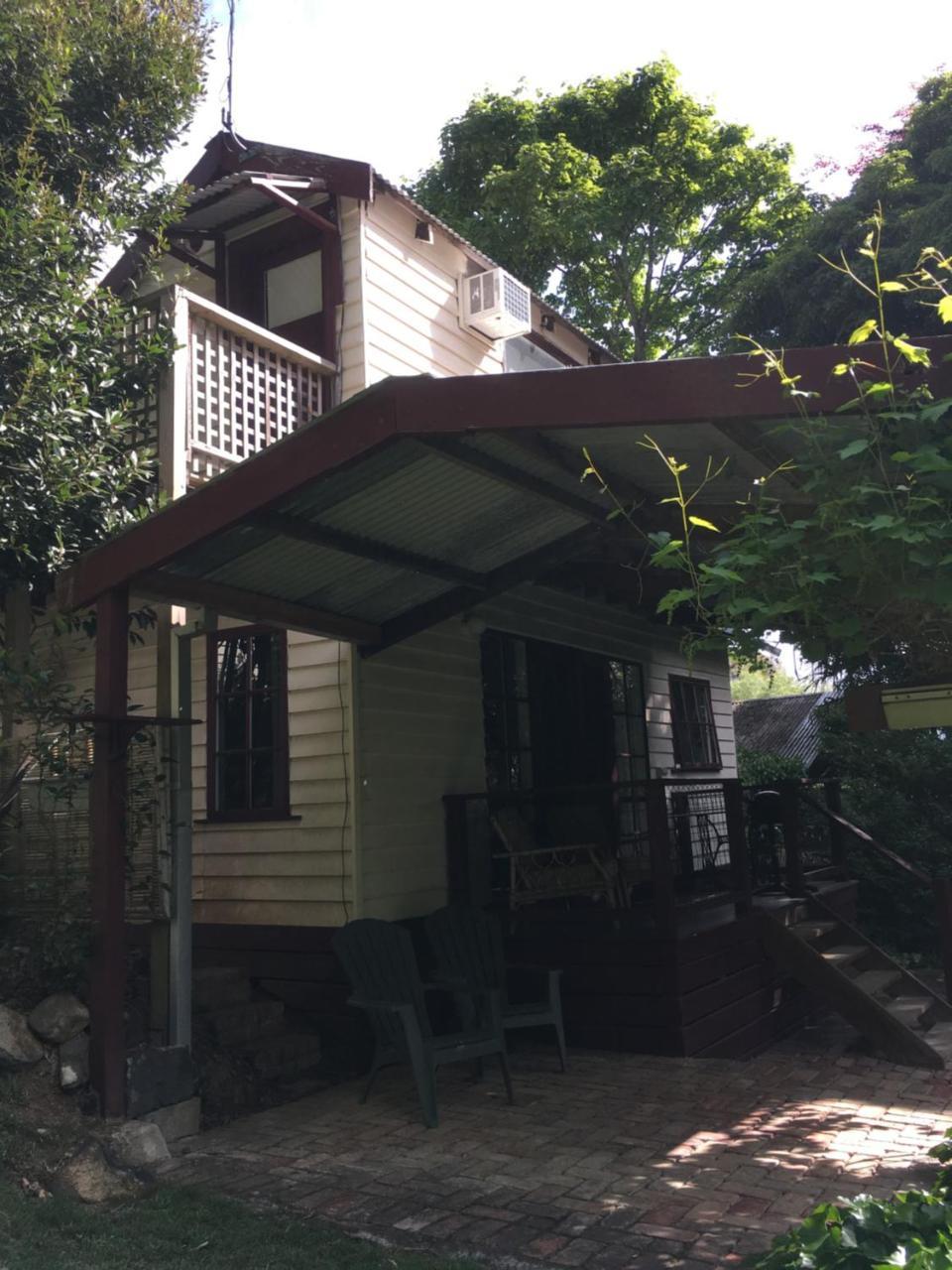Stone'S Throw Cottage Bed And Breakfast Belgrave Εξωτερικό φωτογραφία